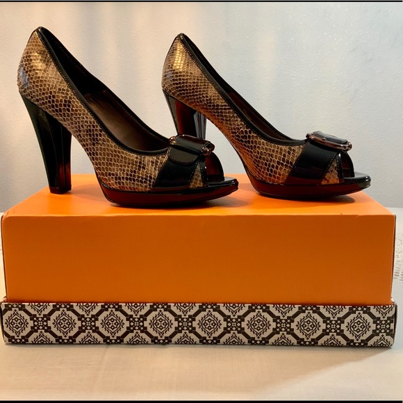 Isola Shoes - Isola. Beautiful, open toe heels.